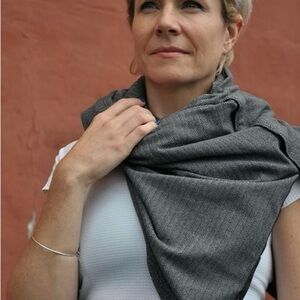 Women’s Lululemon Vinyasa Scarf - Black Herringbone - One Size - NWT